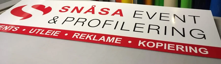 Firmaskilt produsert av Snåsa Events
